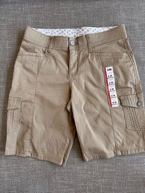 Lee Sinfully Soft Comfort Fit Bermuda Cargo Shorts Size 6 Medium Khaki NWT